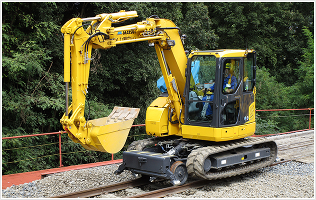 Road-rail power shovel