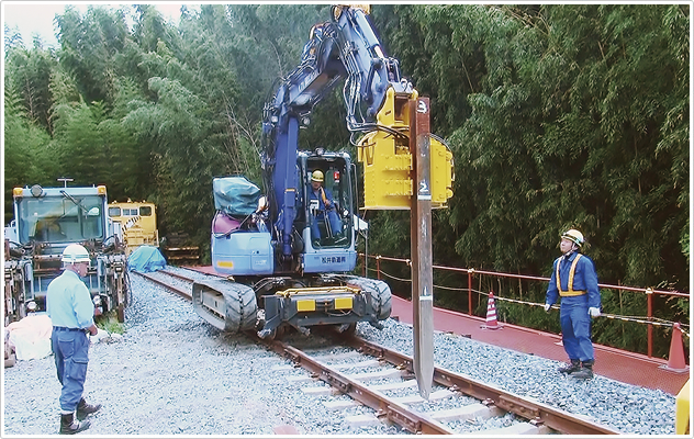 軌陸両用8tクローラークレーン